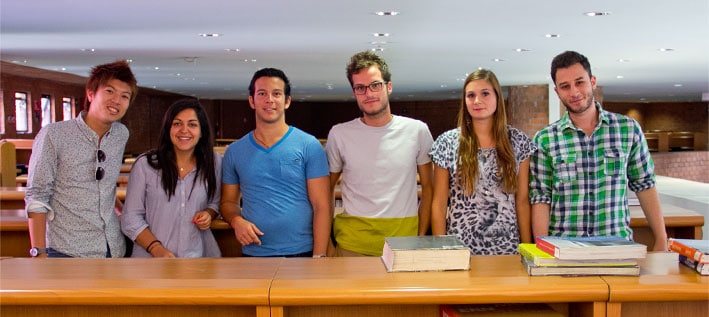 Biblioteca, alumnos Ibero